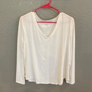 Vneck basic white tee